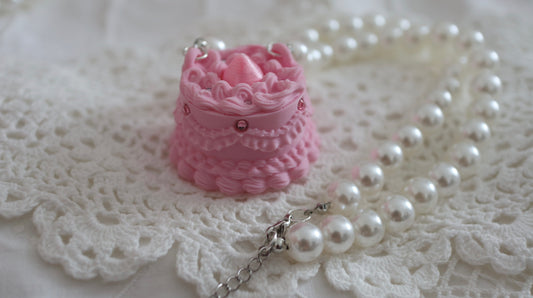 Pink Lace Cake Necklace🎀🍰